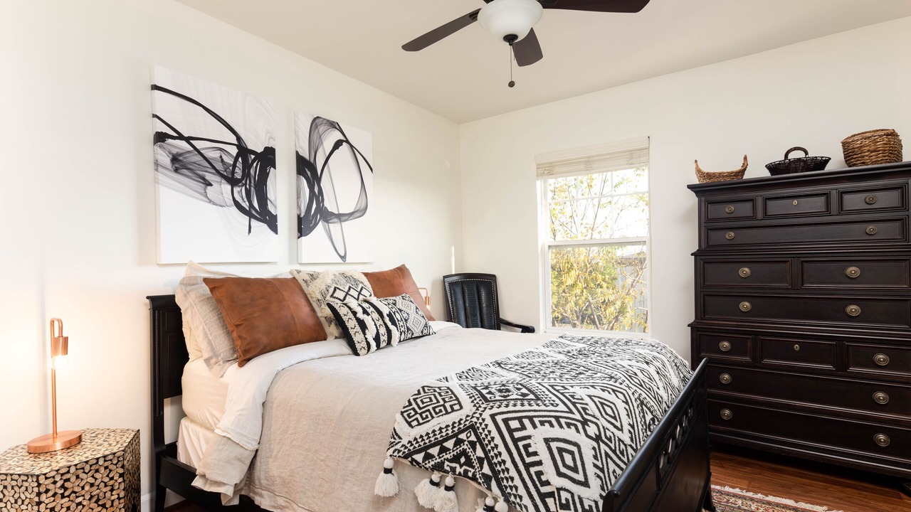 Photo of Bedroom in Hurwood Heights