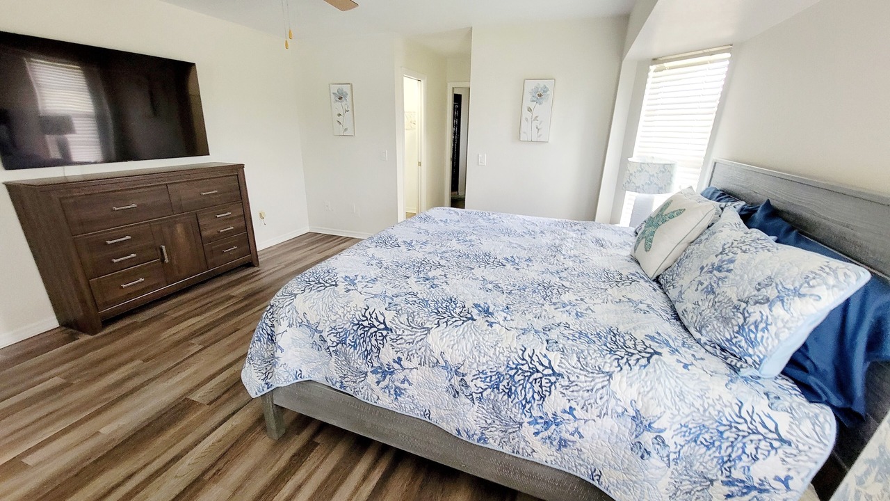 Photo of Bedroom in Englewood East