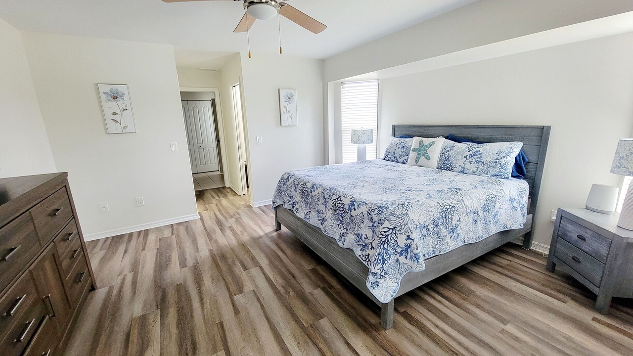Photo of Bedroom in Englewood East