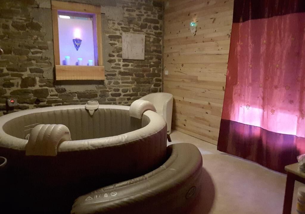 Photo of Bathroom in Le Loreur
