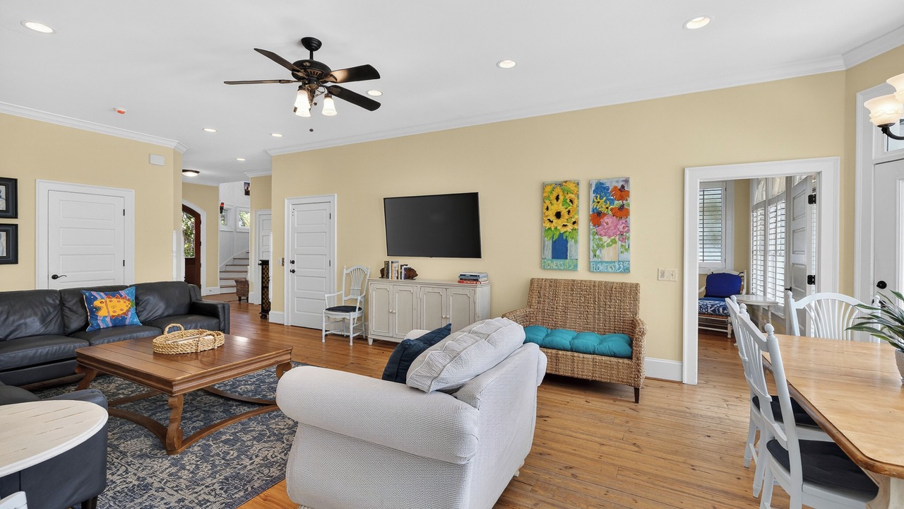 Photo of Livingroom in East Beach