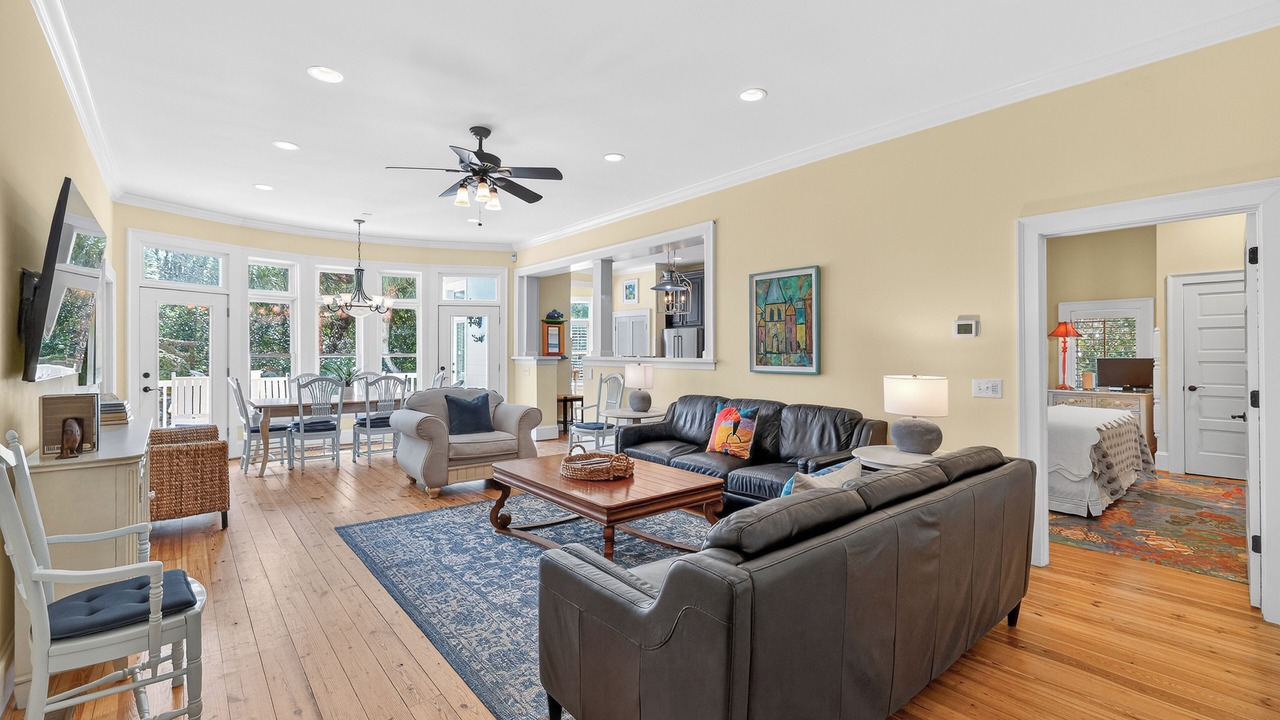 Photo of Livingroom in East Beach