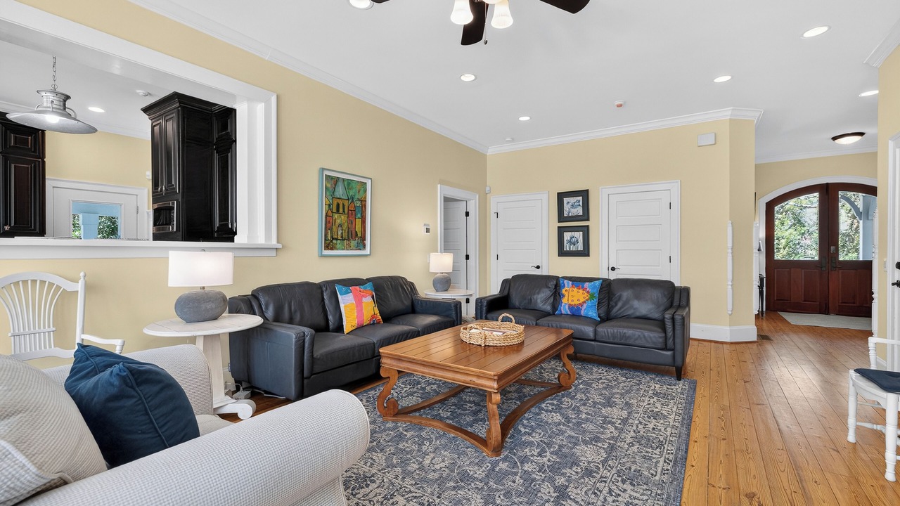 Photo of Livingroom in East Beach