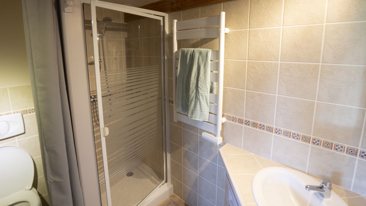 Photo of Bathroom in Saint-Martin-dOydes