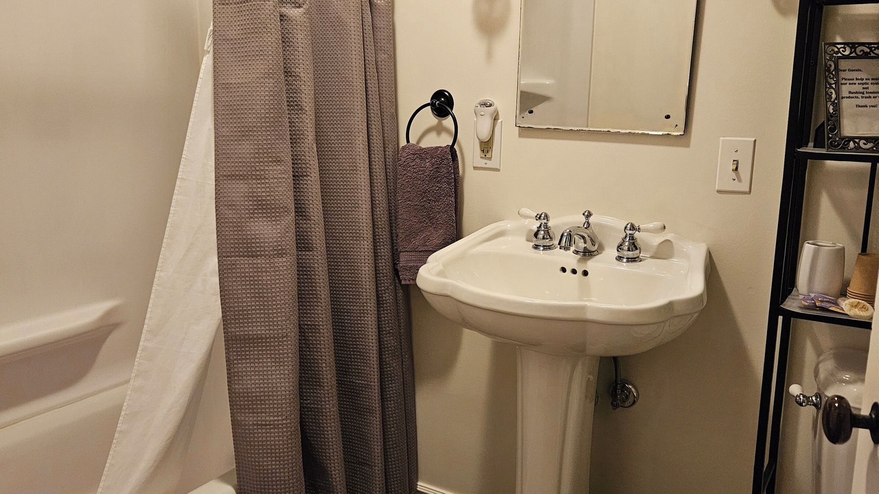 Photo of Bathroom in Lodi