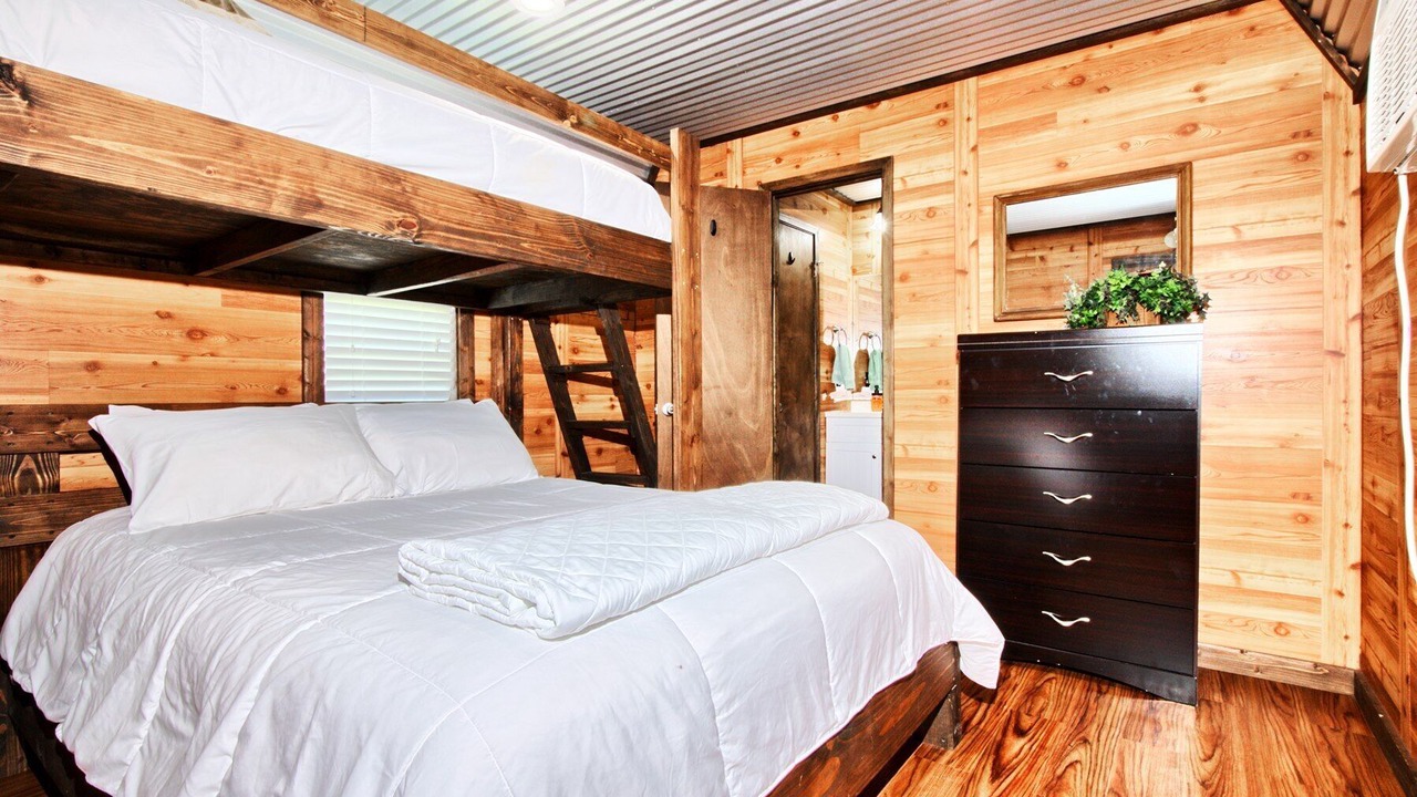 Photo of Bedroom in South Toledo Bend