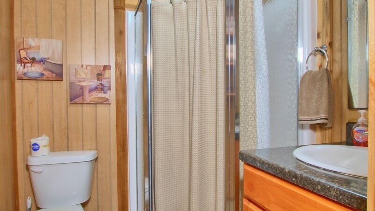 Photo of Bathroom in South Toledo Bend