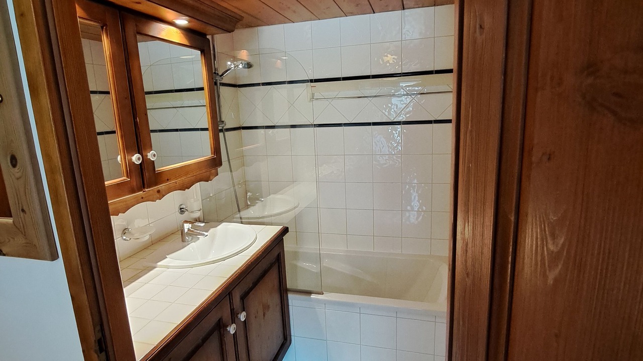 Photo of Bathroom in Les Carroz-d'Araches