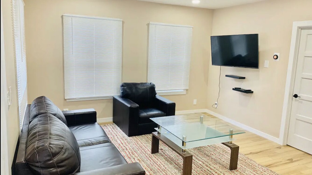 Photo of Livingroom in Seattle Metro Area