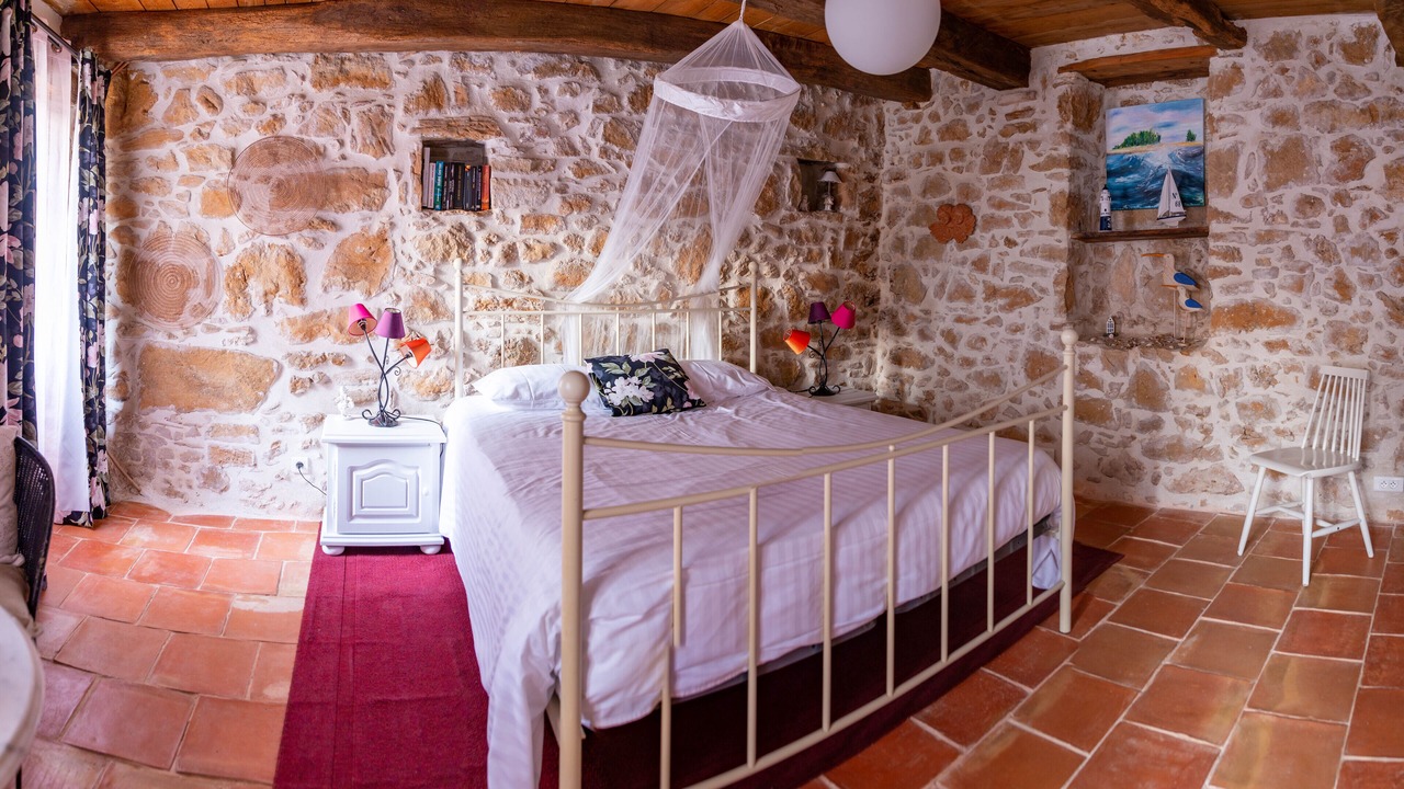 Photo of Bedroom in Sabran
