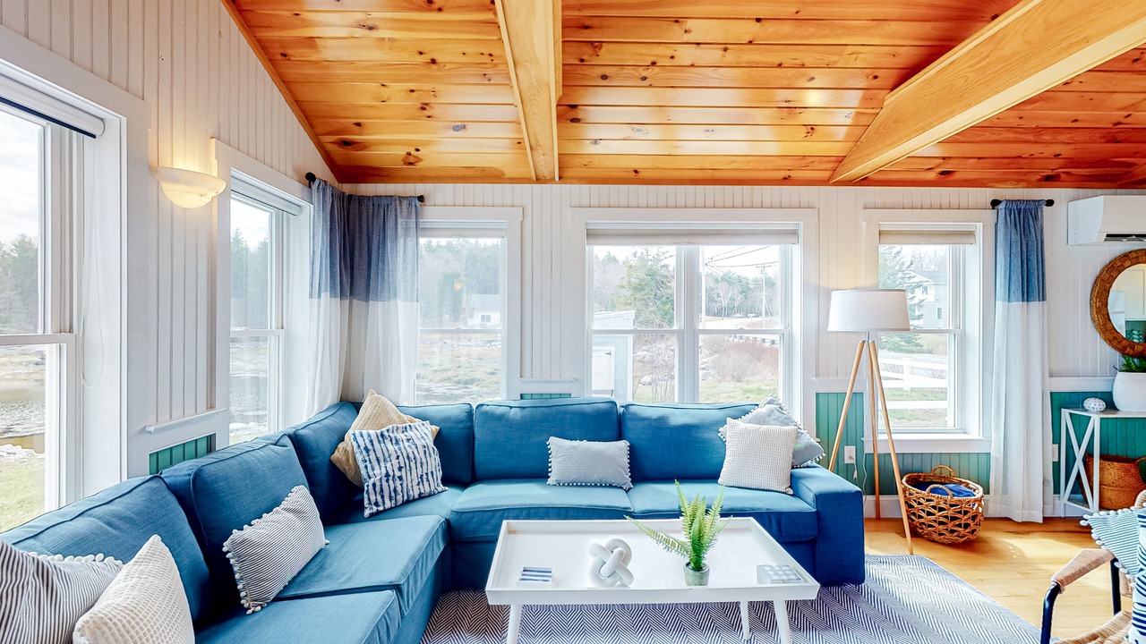 Photo of Livingroom in Tenants Harbor