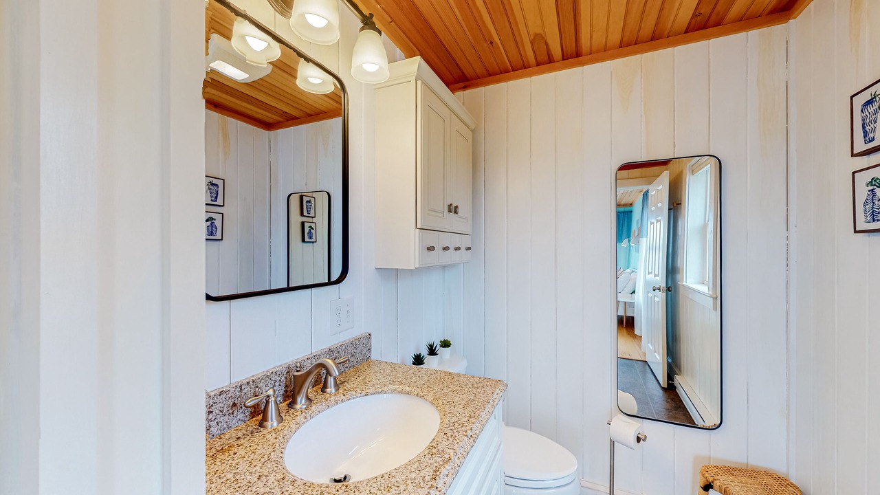 Photo of Bathroom in Tenants Harbor