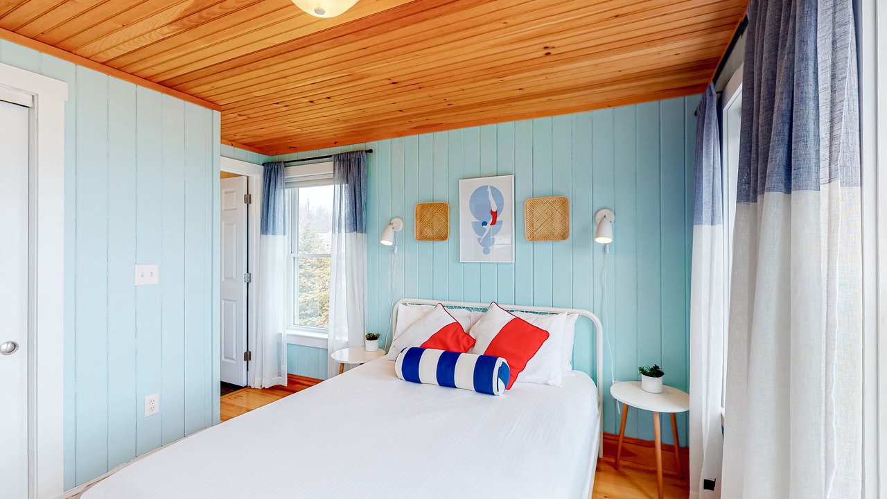 Photo of Bedroom in Tenants Harbor