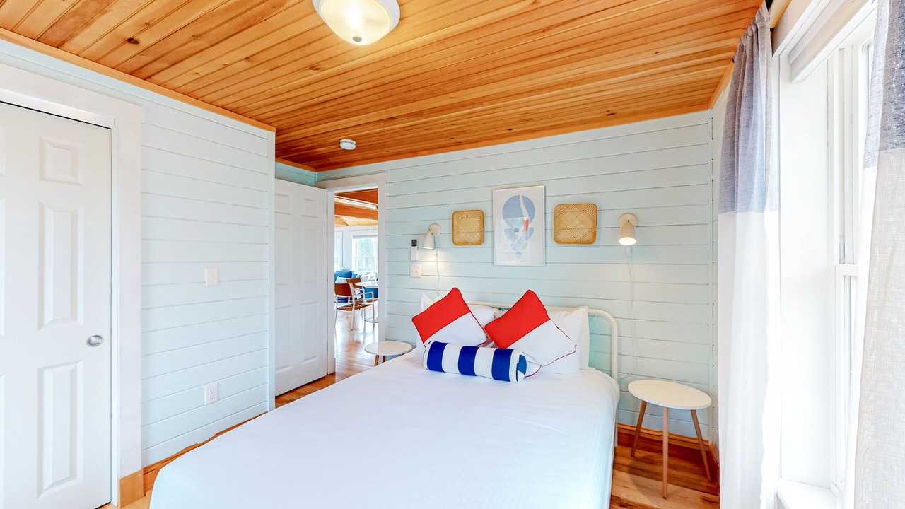 Photo of Bedroom in Tenants Harbor