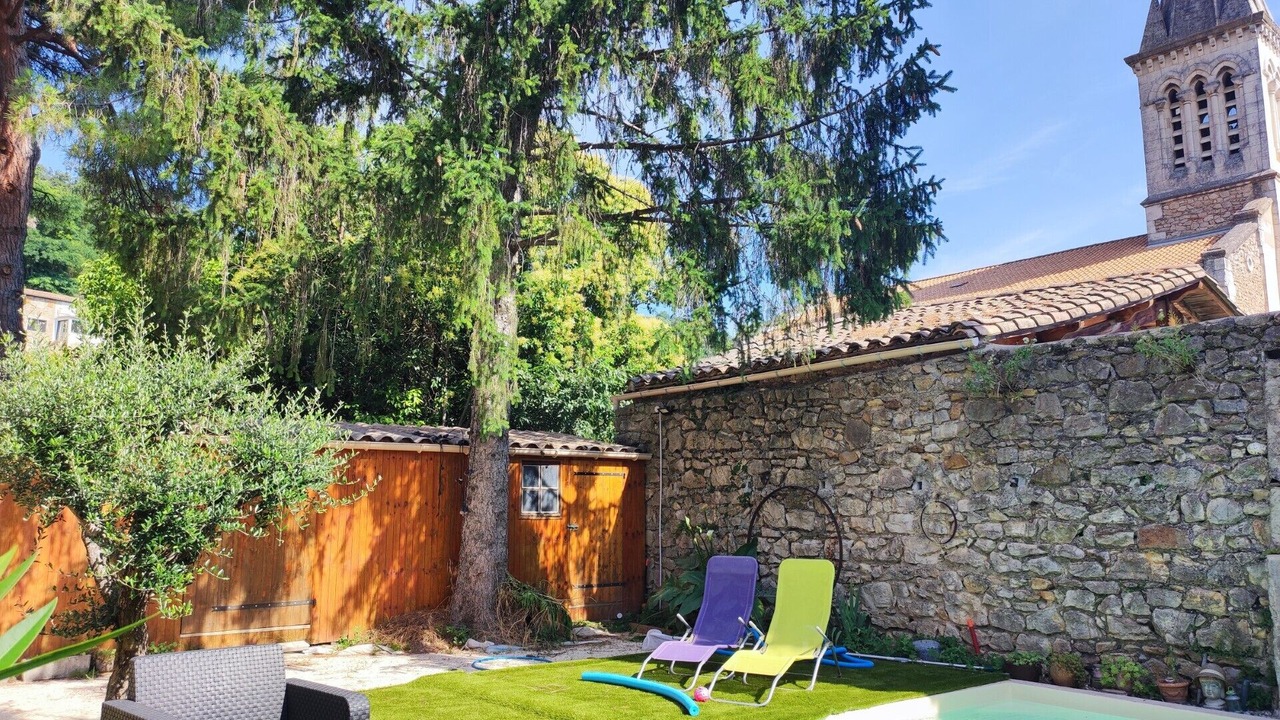 Photo of Outdoor in Charmes-sur-Rhone