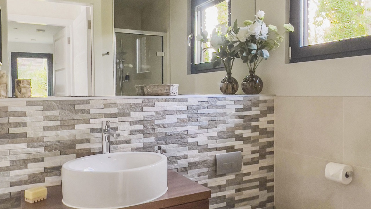 Photo of Bathroom in Lechlade