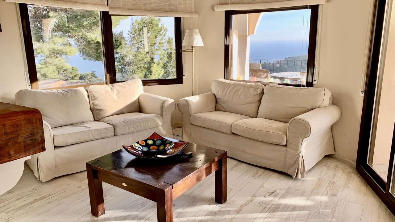 Photo of Livingroom in Tamariu