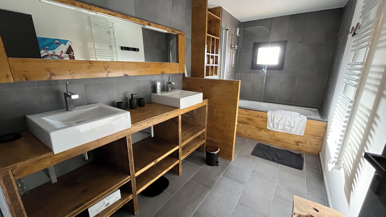 Photo of Bathroom in Font-Romeu-Odeillo-Via
