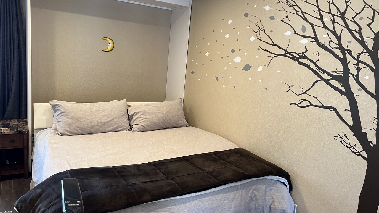 Photo of Bedroom in Tahoya Shores