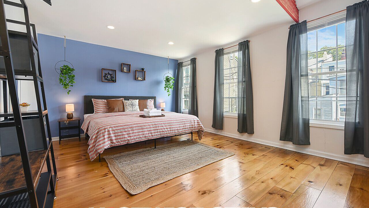 Photo of Bedroom in East Allegheny