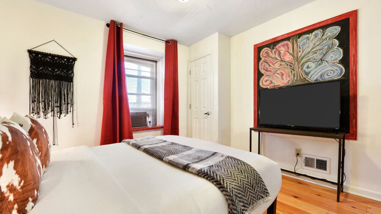 Photo of Bedroom in East Allegheny