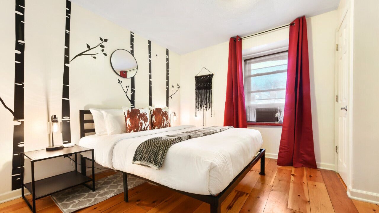 Photo of Bedroom in East Allegheny