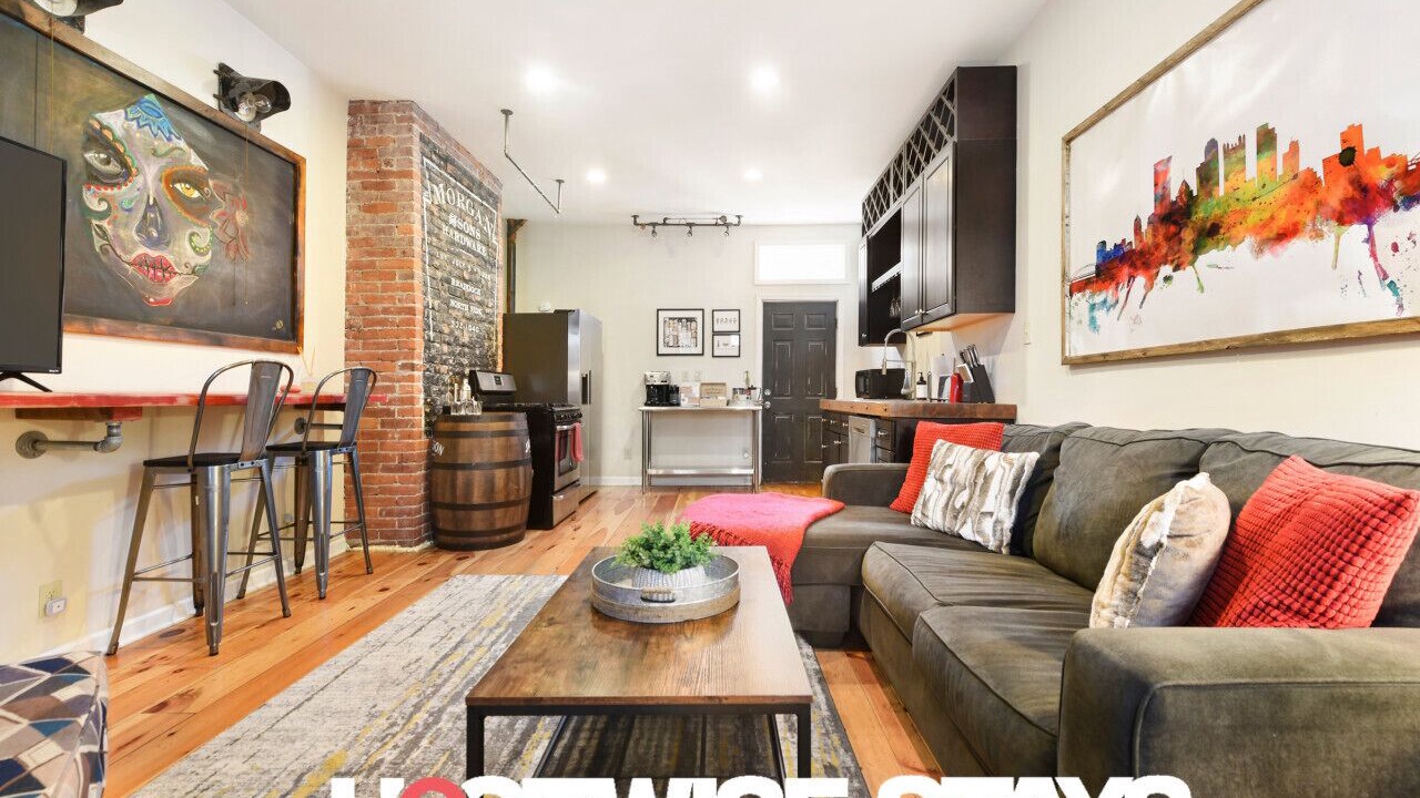 Photo of Livingroom in East Allegheny