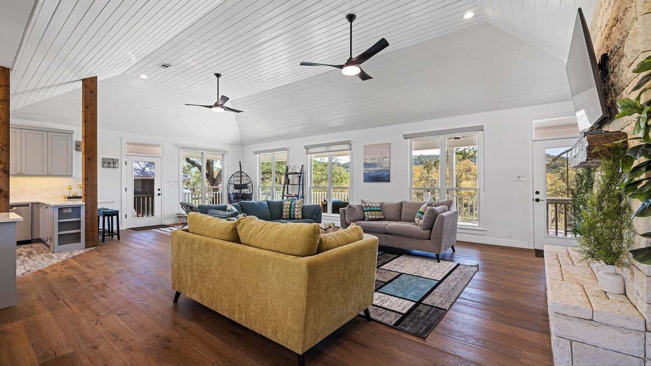 Photo of Livingroom in Leander