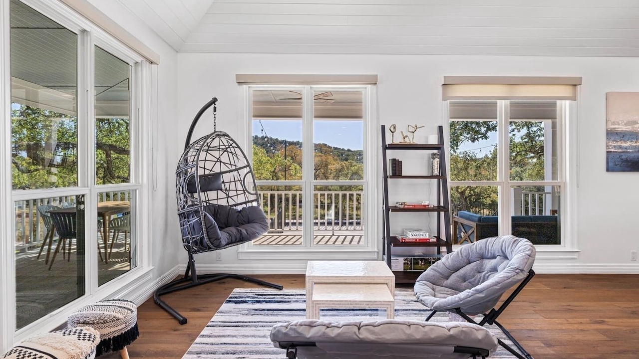 Photo of Livingroom in Leander