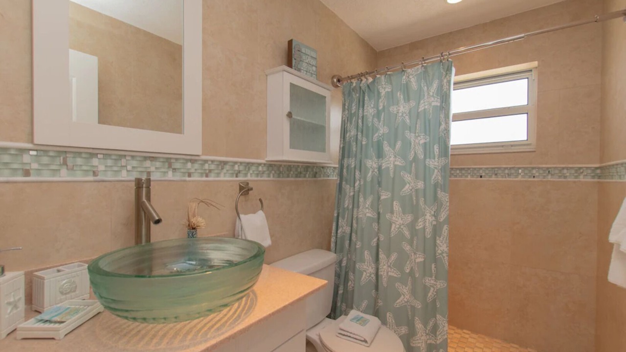 Photo of Bathroom in Marathon