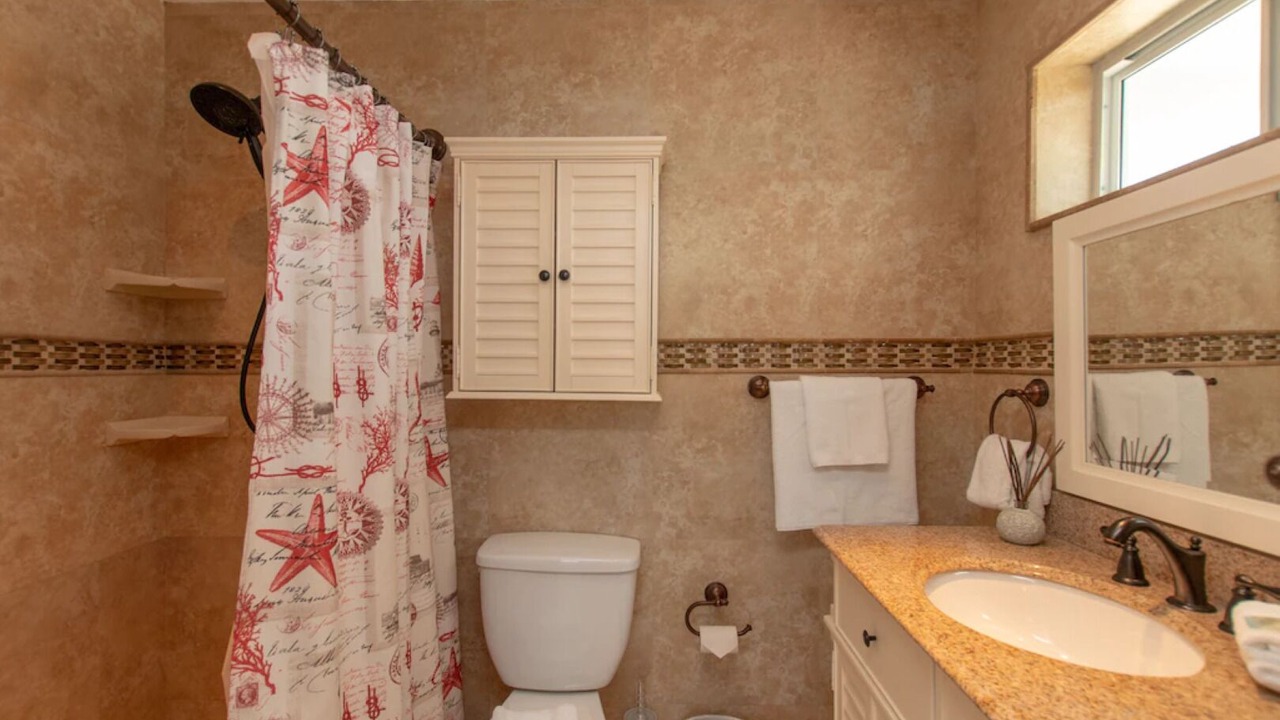 Photo of Bathroom in Marathon