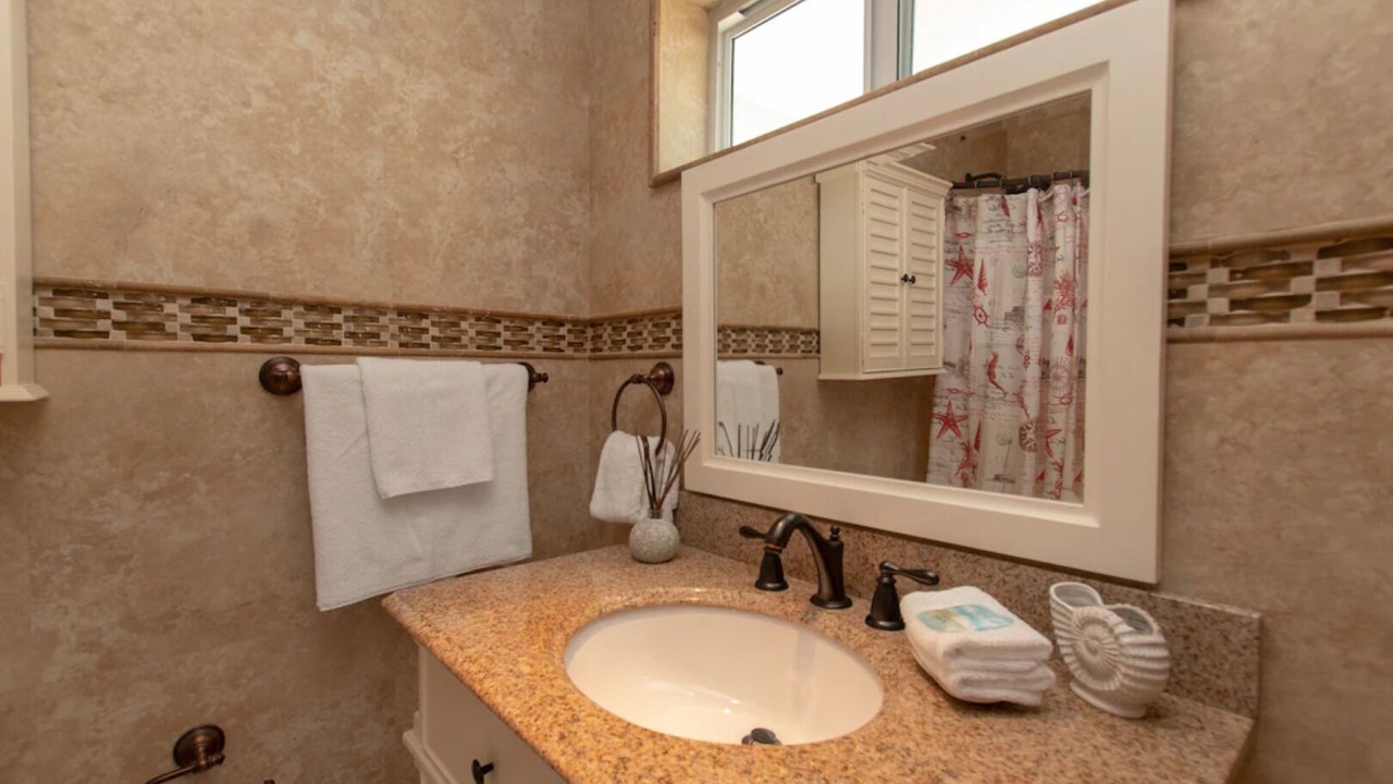 Photo of Bathroom in Marathon