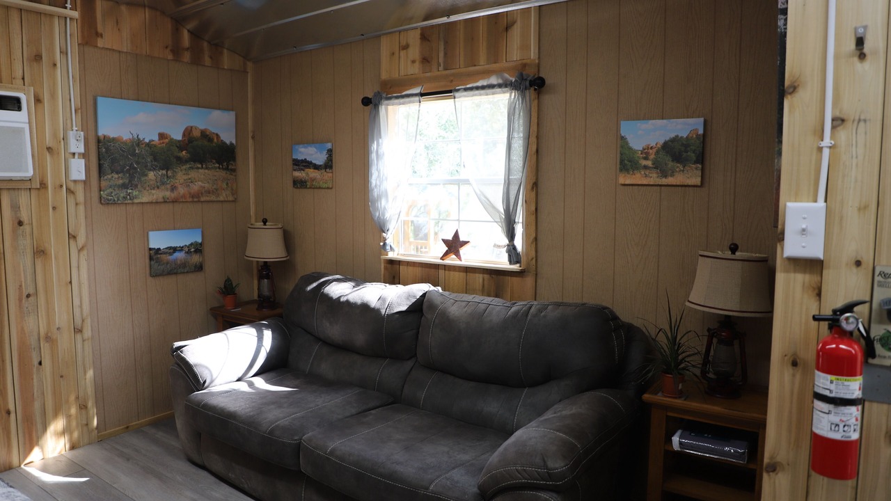Photo of Livingroom in Hondo