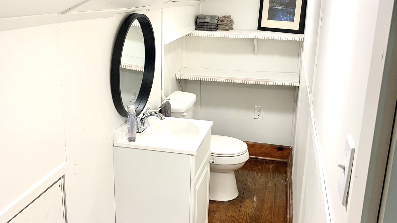 Photo of Bathroom in Tarrs