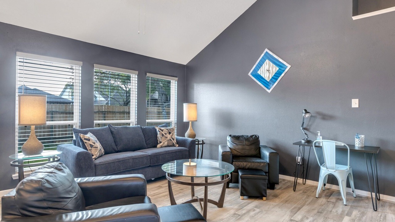 Photo of Livingroom in Greater Fondren Southwest