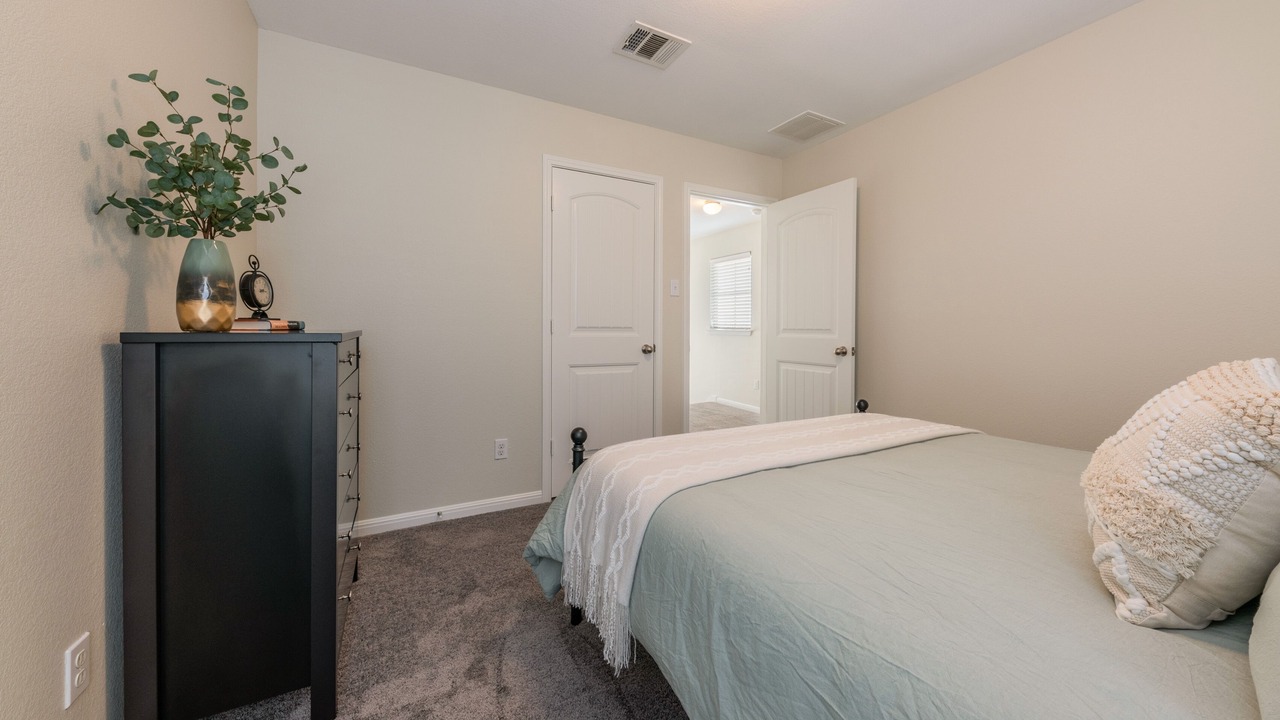 Photo of Bedroom in McNeil