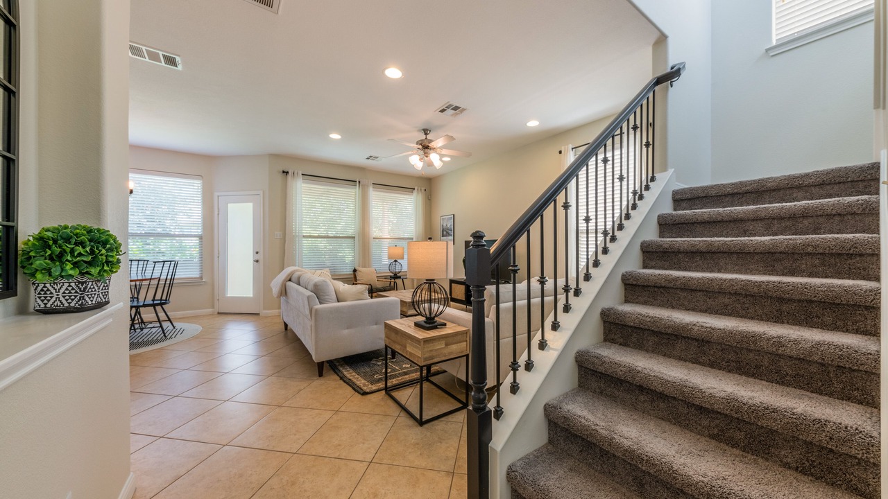Photo of Livingroom in McNeil