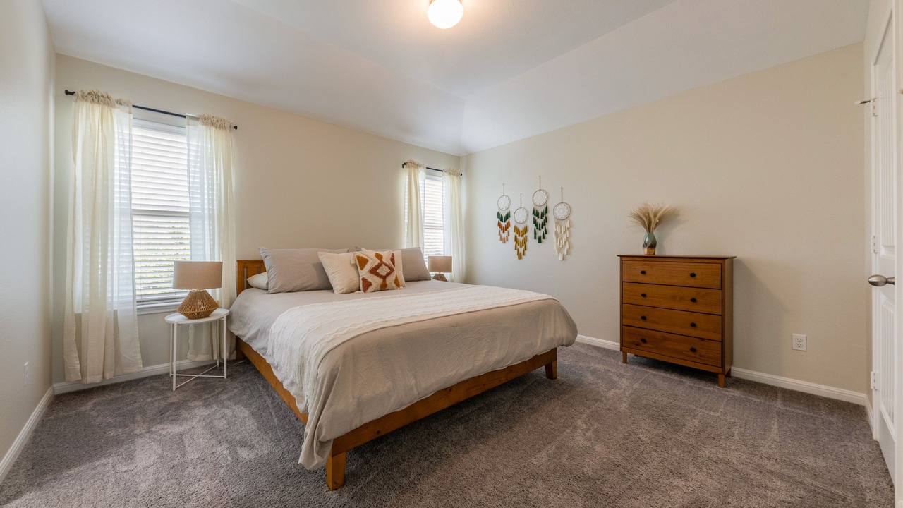 Photo of Bedroom in McNeil