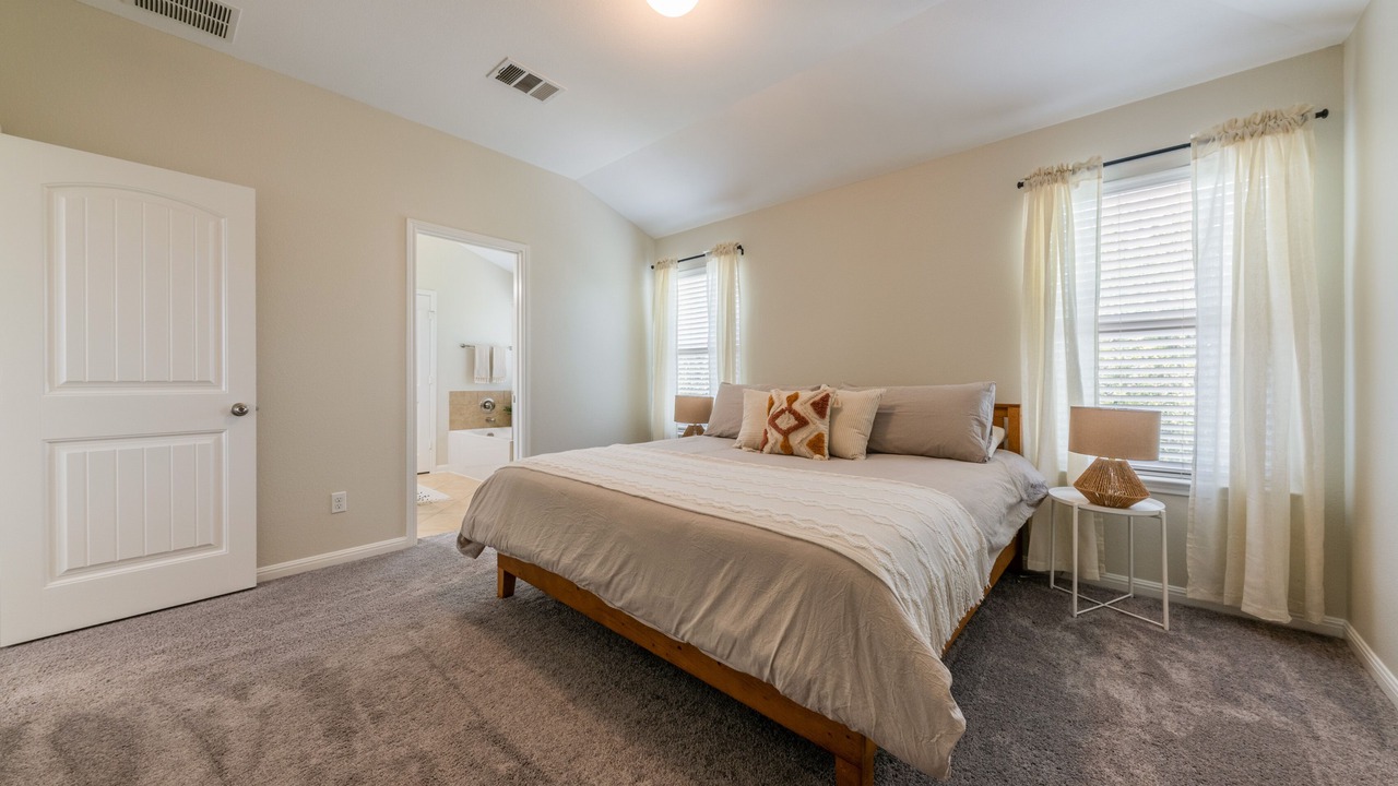Photo of Bedroom in McNeil