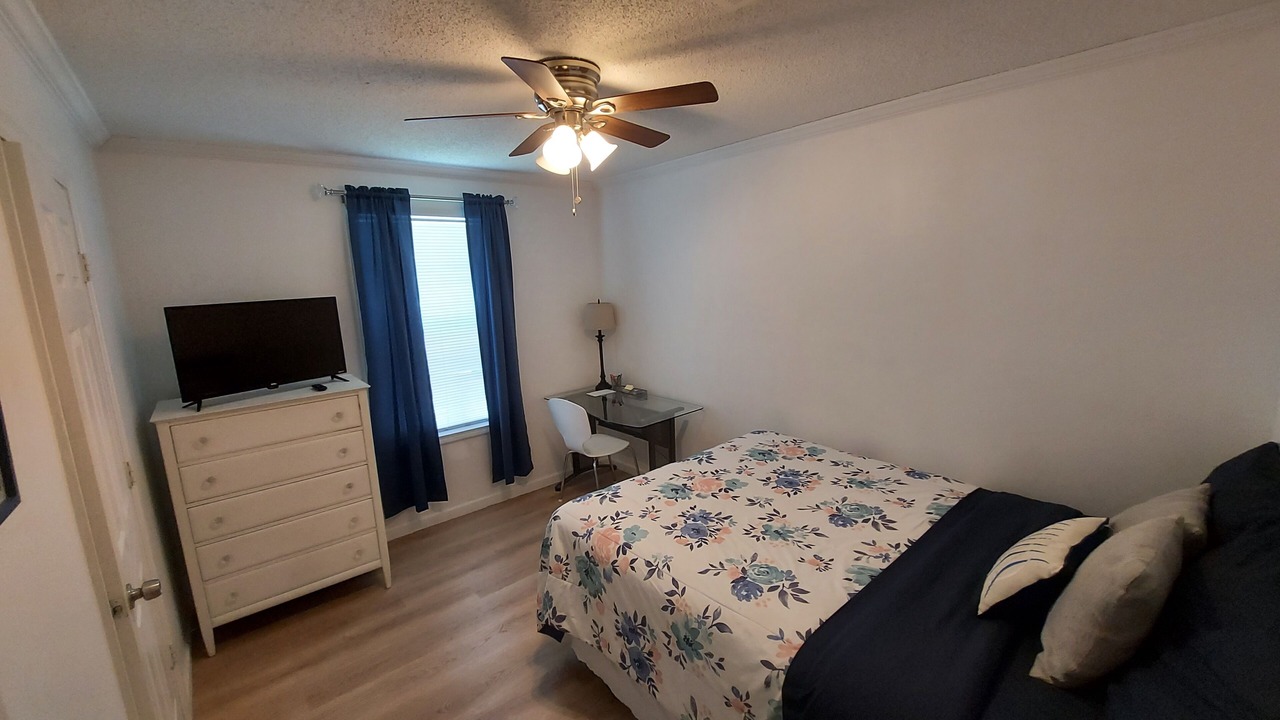 Photo of Bedroom in Riviera Beach