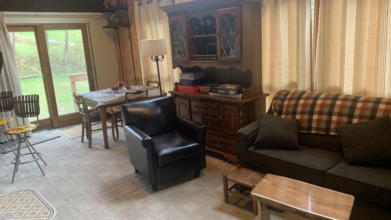 Photo of Livingroom in White