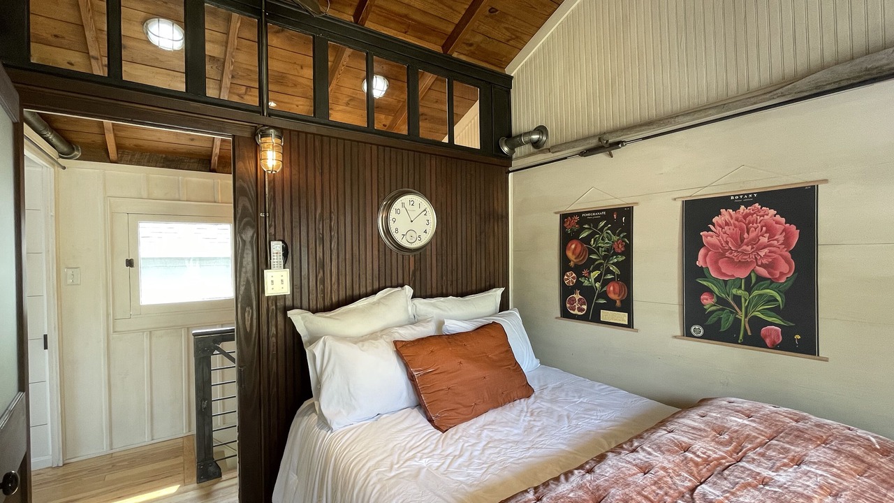 Photo of Bedroom in Lakeside