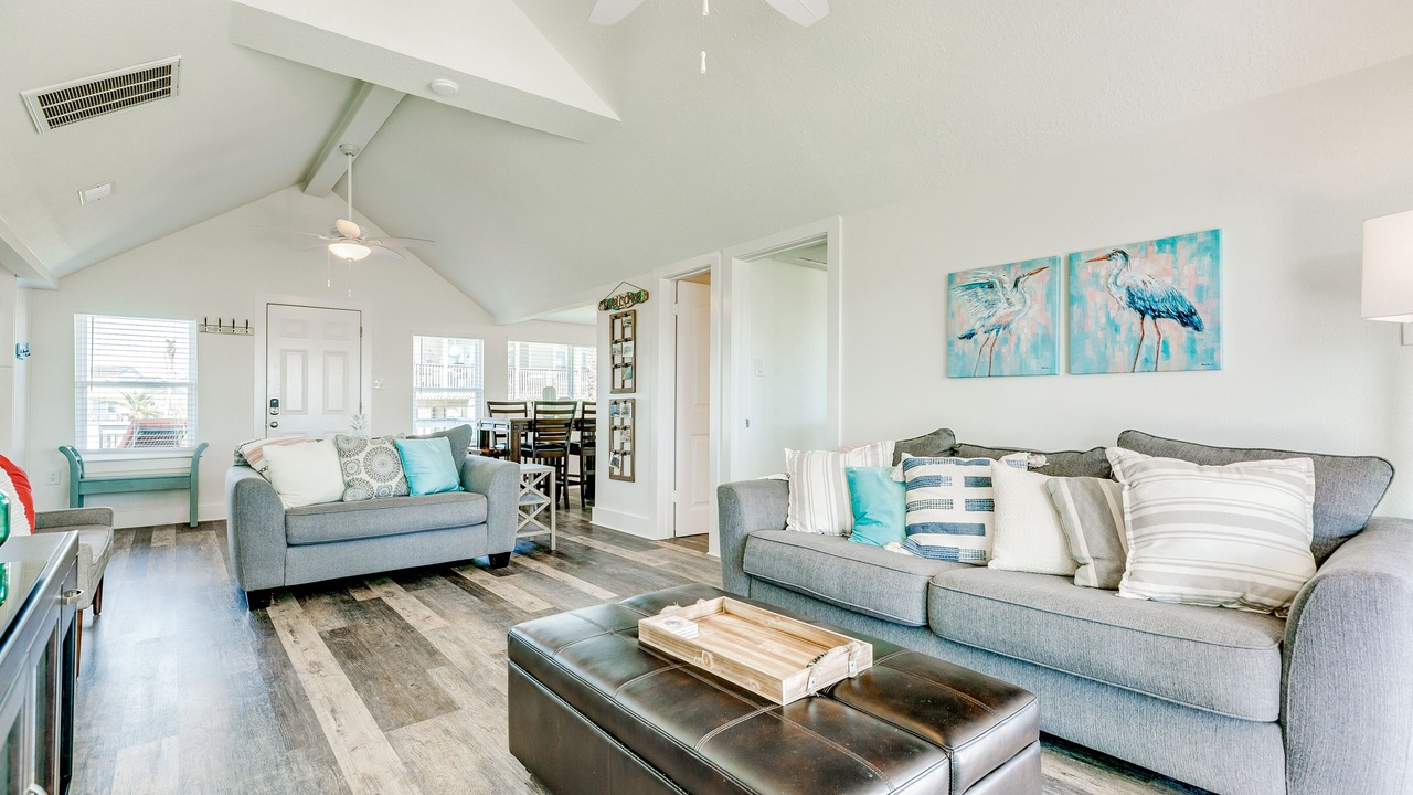Photo of Livingroom in Terramar Beach