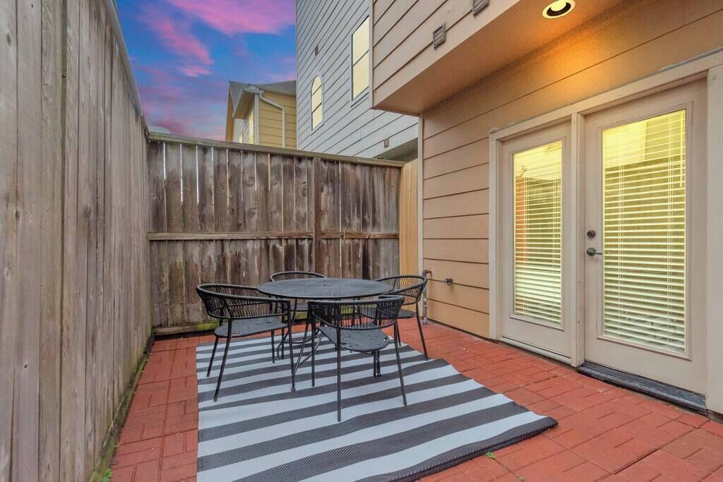 Photo of Outdoor in Woodlake - Briar Meadow