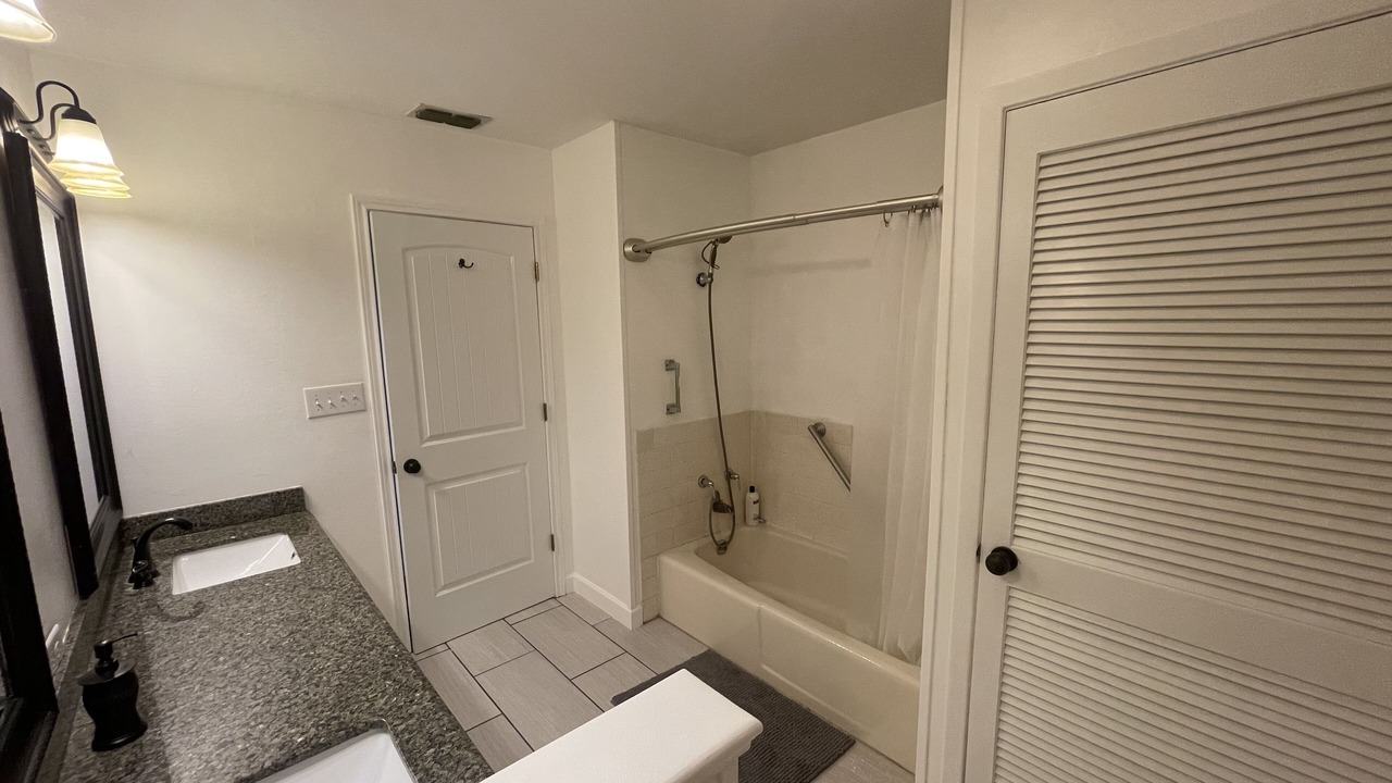 Photo of Bathroom in Rocksprings