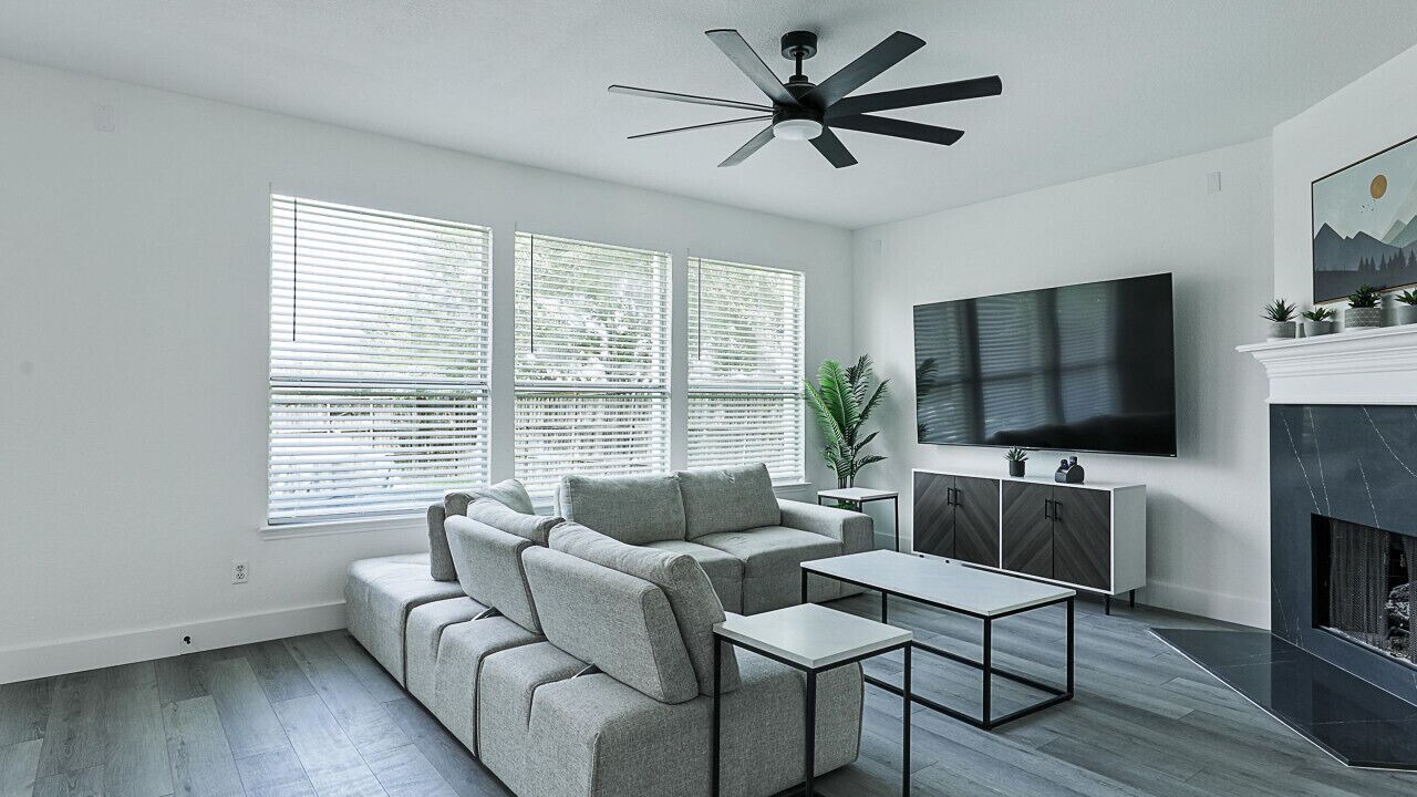 Photo of Livingroom in The Colony