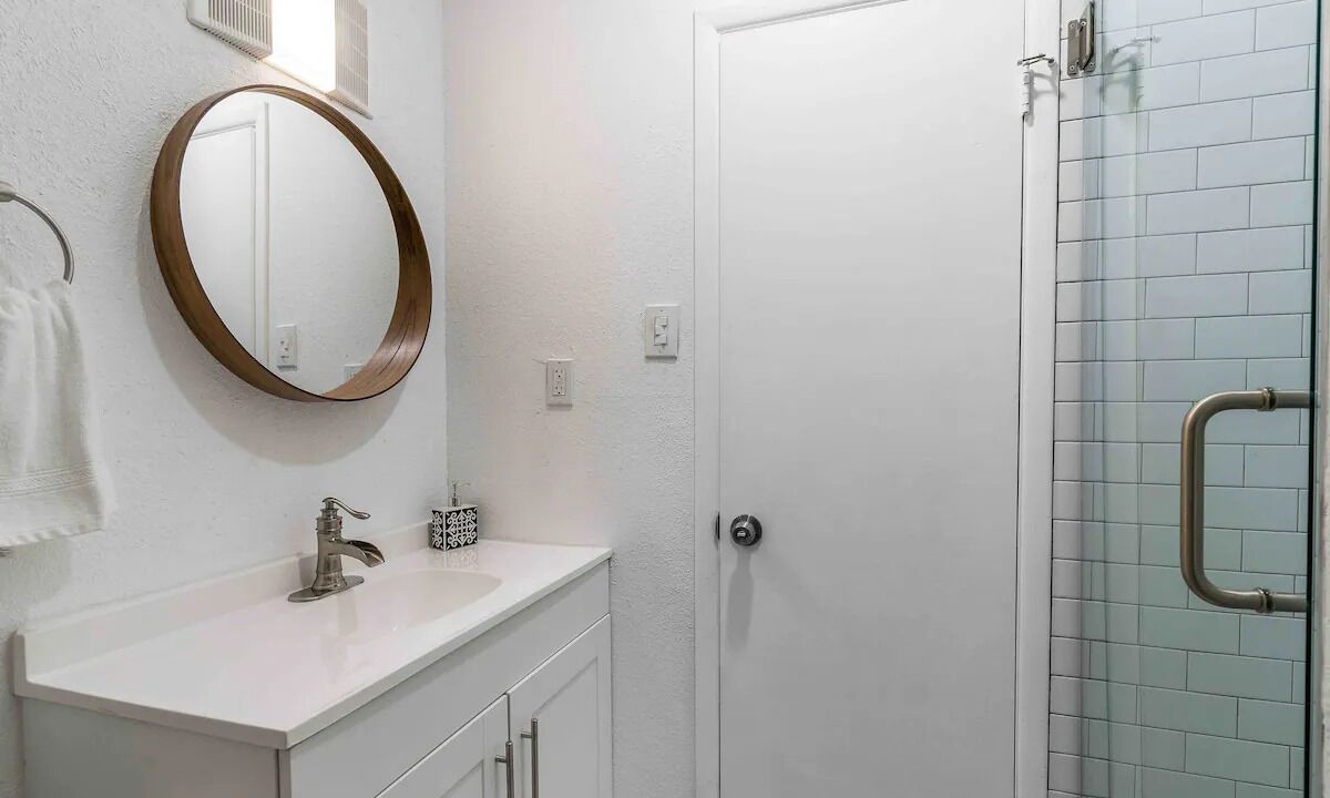 Photo of Bathroom in North Shore Colony
