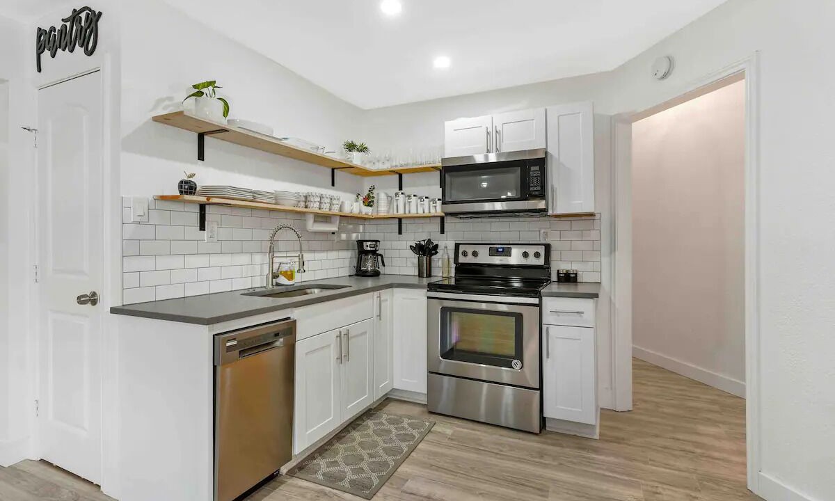 Photo of Kitchen in North Shore Colony