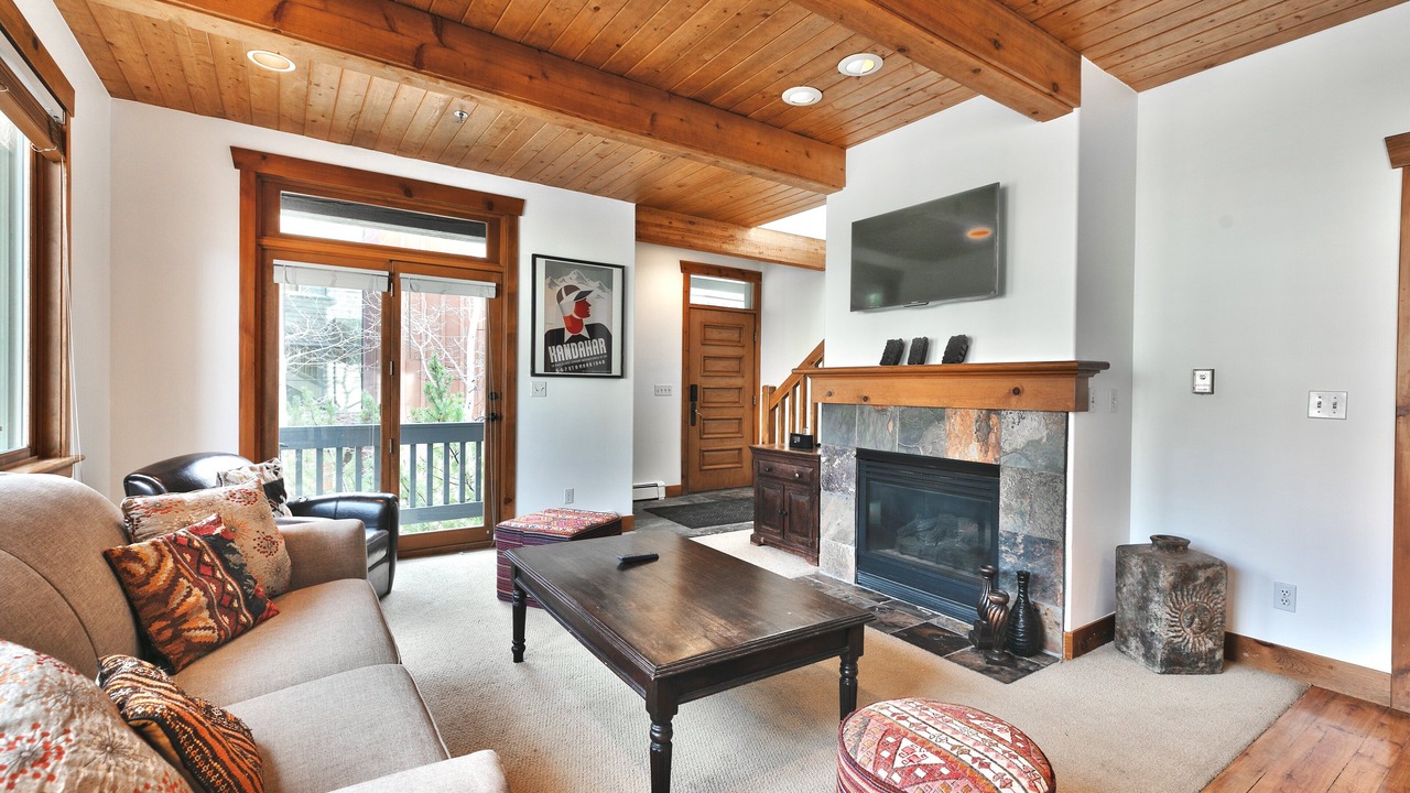 Photo of Livingroom in Deer Valley