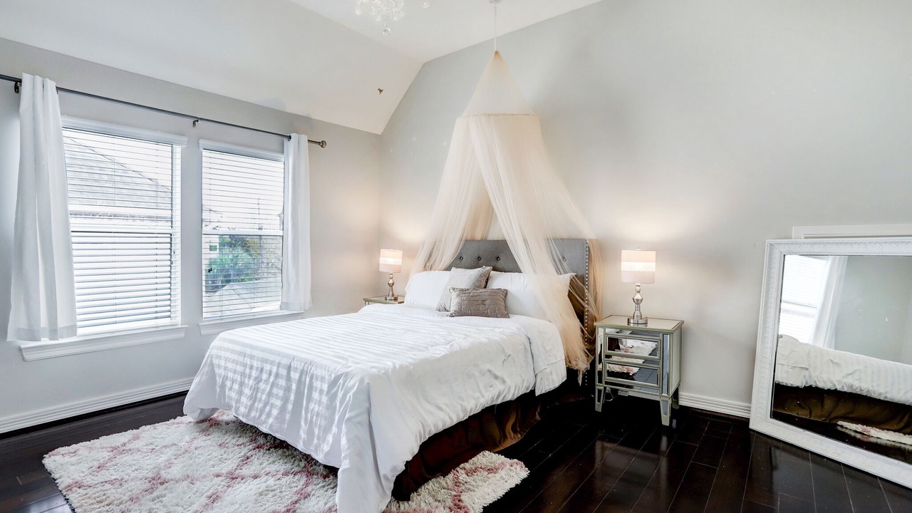 Photo of Bedroom in Pearland
